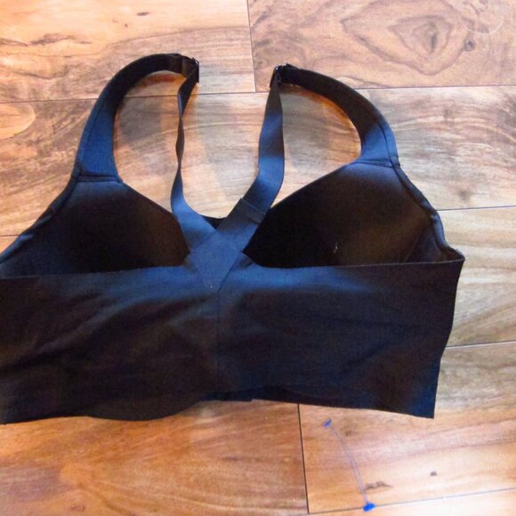 Victoria's Secret Black KNOCKOUT Front Zip Underwire Sports Bra size 34DDD - Picture 4 of 6